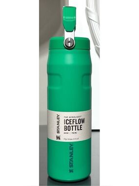 Stanley AeroLight IceFlow Flip Straw 2.0 Water Bottle 24oz,‎ MEADOW GREEN